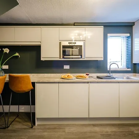 Rockside - Luxury 2 Bedroom With Hot Tub Central, Parking Pet Friendly Max 2 Adults Hot Tub Turns Off 930pm Casa de Férias