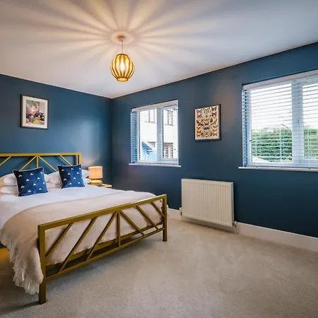Rockside - Luxury 2 Bedroom With Hot Tub Central, Parking Pet Friendly Max 2 Adults Hot Tub Turns Off 930pm * Windermere