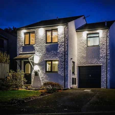 Holiday home Rockside: Luxury 2-bedroom With Hot Tub And Pet-friendly Central