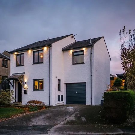 Rockside: Luxury 2-bedroom With Hot Tub And Pet-friendly Central *
