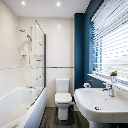Rockside - Luxury 2 Bedroom With Hot Tub Central, Parking Pet Friendly Max 2 Adults Hot Tub Turns Off 930pm Casa de Férias