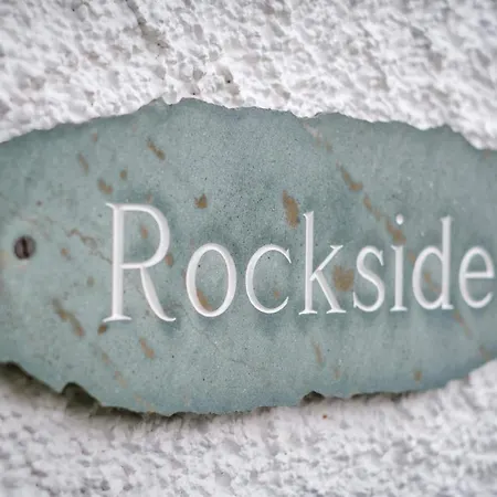 Rockside - Luxury 2 Bedroom With Hot Tub Central, Parking Pet Friendly Max 2 Adults Hot Tub Turns Off 930pm