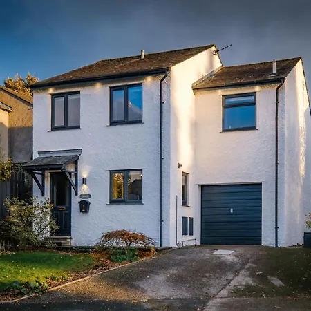 Rockside: Luxury 2-bedroom With Hot Tub And Pet-friendly Central Holiday home